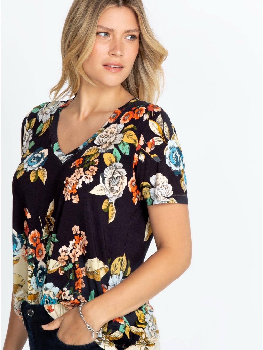 Johnny Was Black Floral V-Neck 🦋